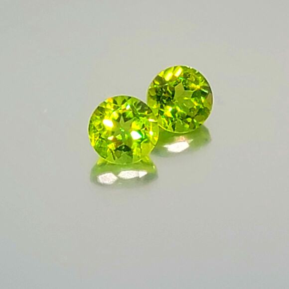 Pretty 3 Carat Pakistani Peridot Pair!! - Picture 8 of 10